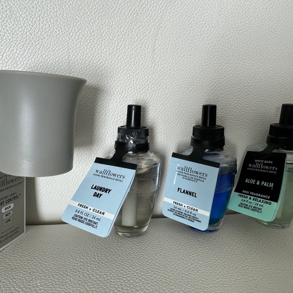 White Barn Bath & Body Works WallFlower & 3 Scents - Picture 1 of 8